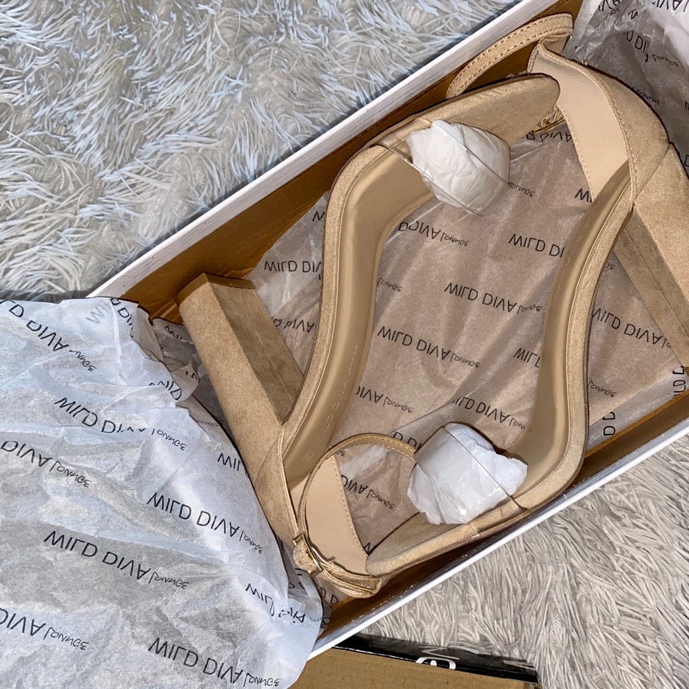 New Fashion Nova heels size 9